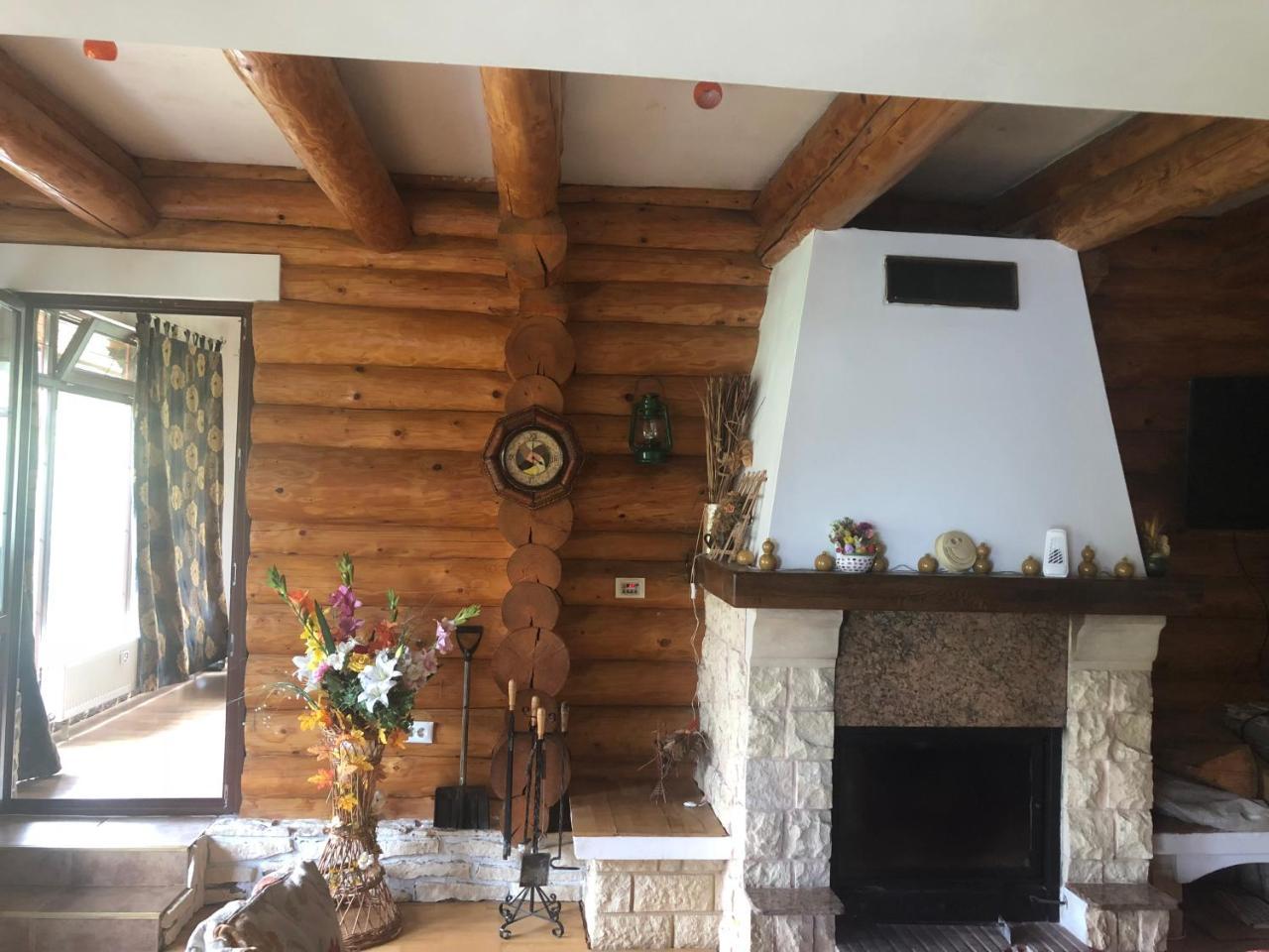 Hot Tub Chalet Retreat Βίλα Μπρασόβ Εξωτερικό φωτογραφία