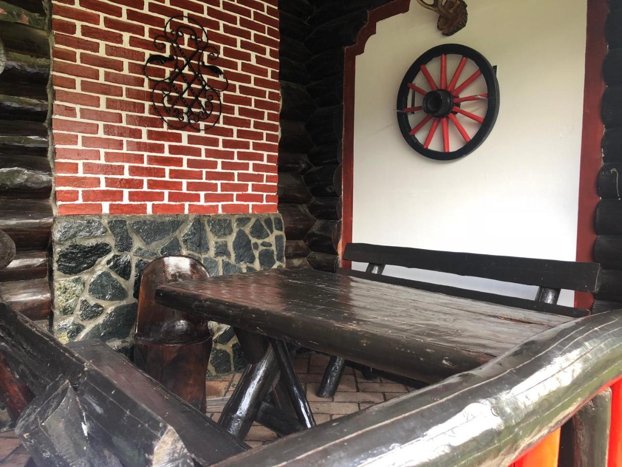 Hot Tub Chalet Retreat Βίλα Μπρασόβ Εξωτερικό φωτογραφία